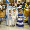 Mes de la hispanidad columna: Niños vestidos con trajes tradicionales llegan en procesión a una Misa en español celebrada en honor de Nuestra Señora de Suyapa, patrona de Honduras, en la Catedral de San Patricio de Nueva York el 5 de febrero de 2023. (Foto OSV News/Gregory A. Shemitz)