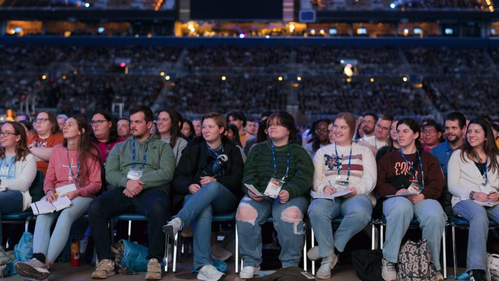 Thousands of Catholics gather in St. Louis to go on mission, 'be the light' at SEEK24 - Vimarsana News