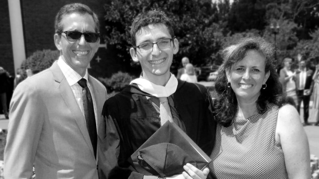 Their son michael. Шон майклз с женой. Their son michael. Келли рипа с детьми. Their son michael.