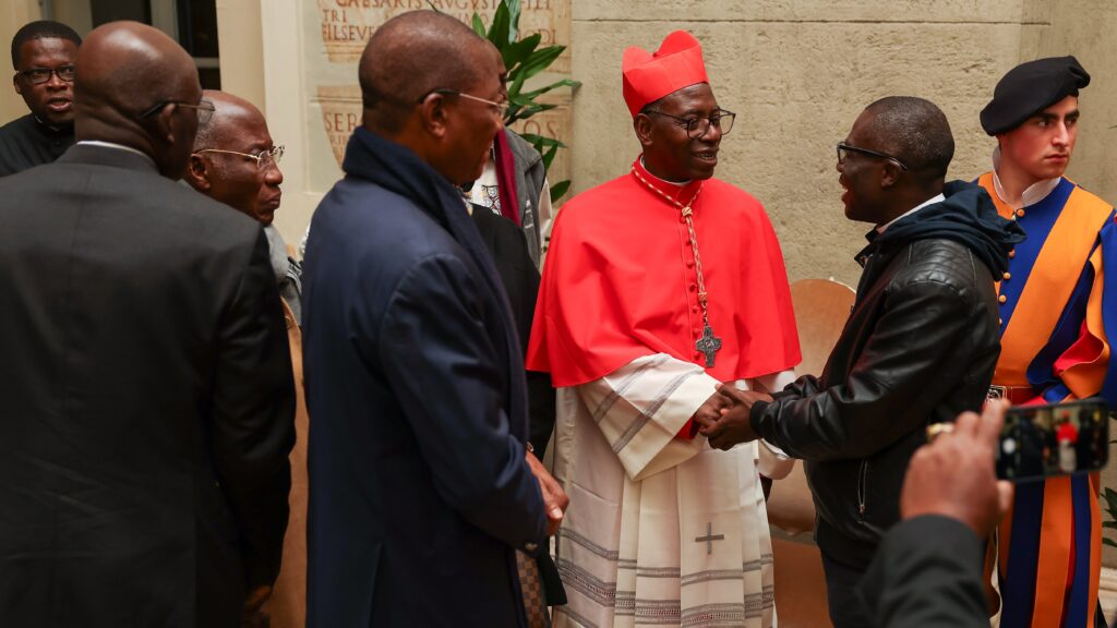 Christmas consistory: Big crowds, festive air for well-wishers of new ...