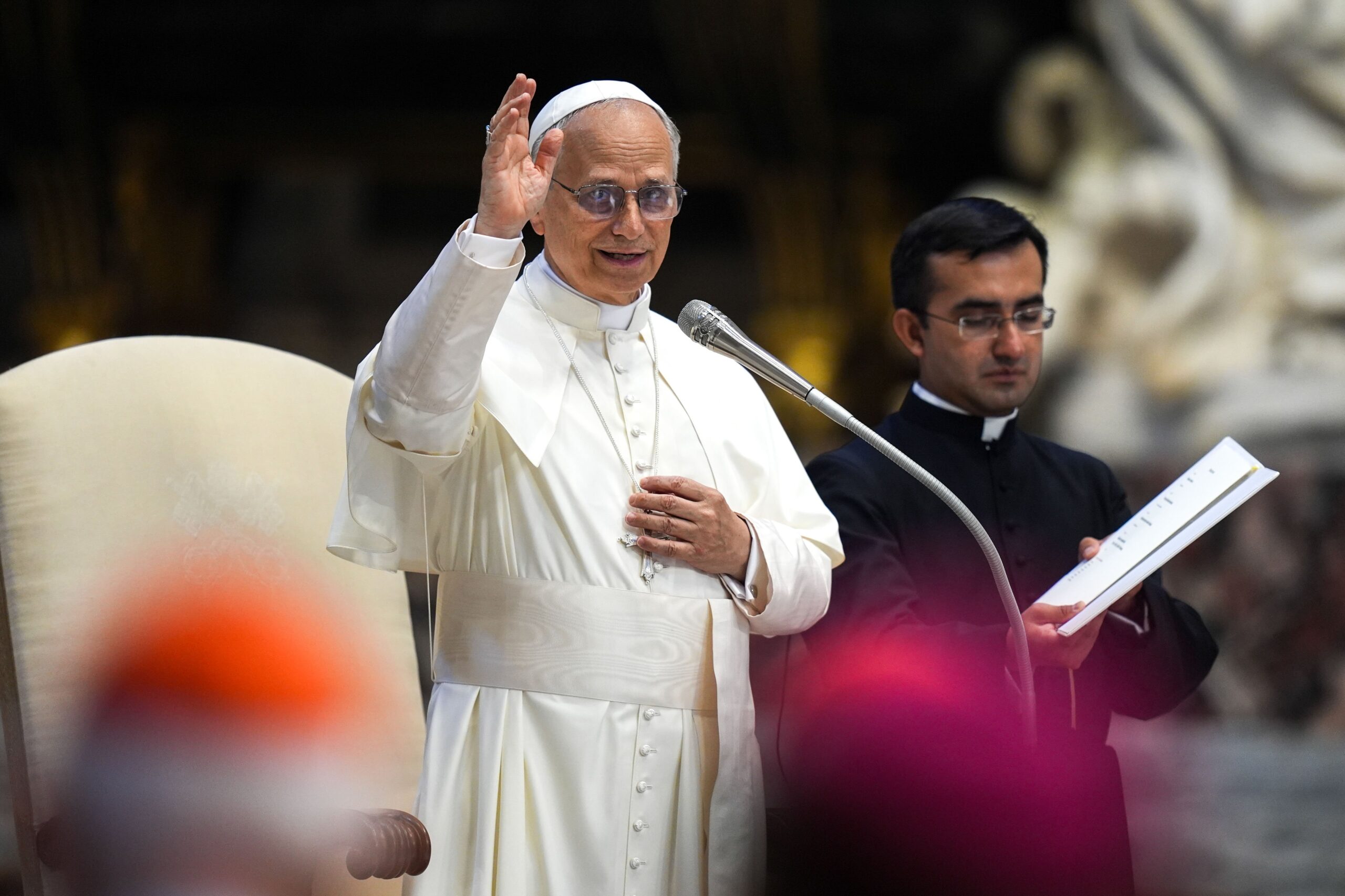 Pope: Bishops live s...