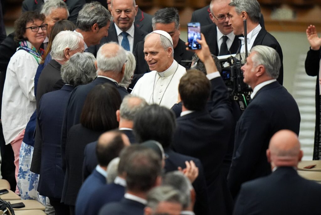 Experts: Catholic me...