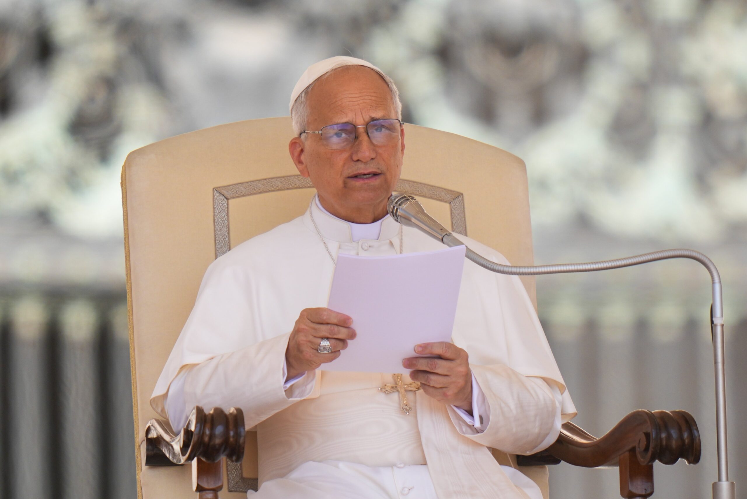 Pope calls for end t...