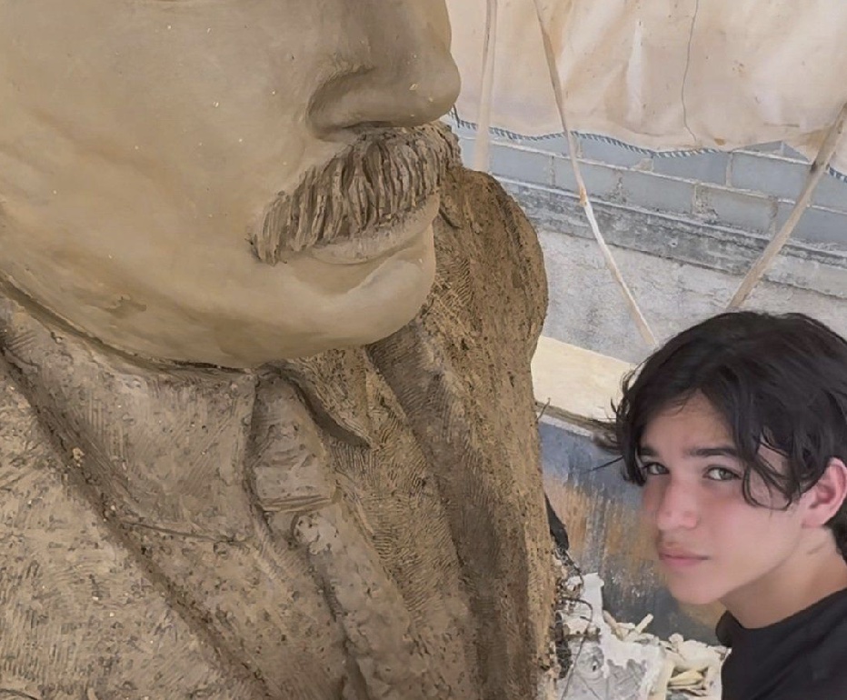 Teenager makes world...