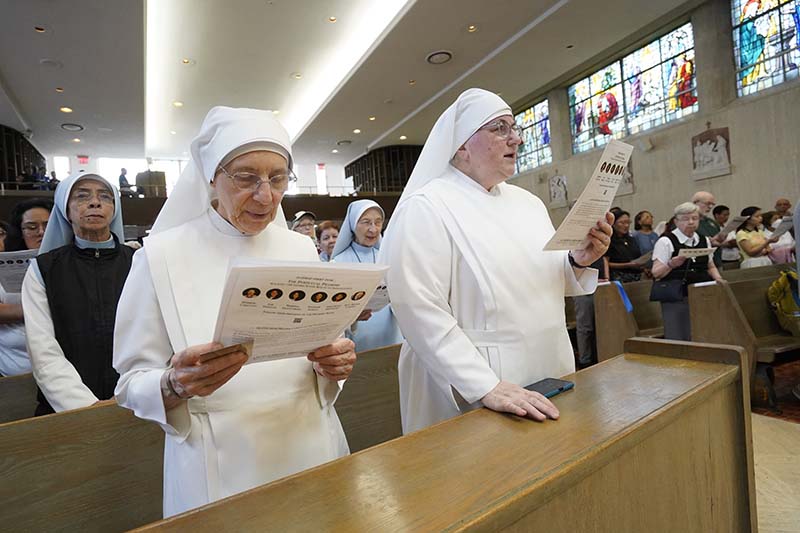 Judge blocks religio...
