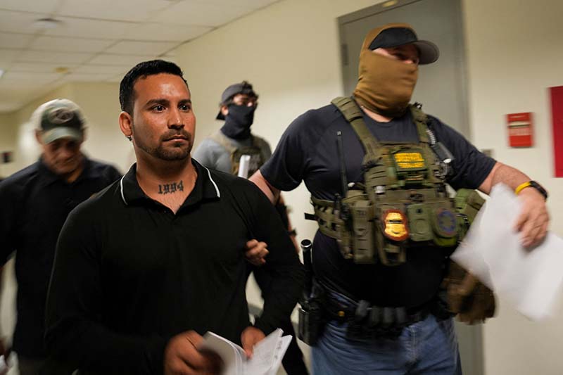 ICE detentions in im...