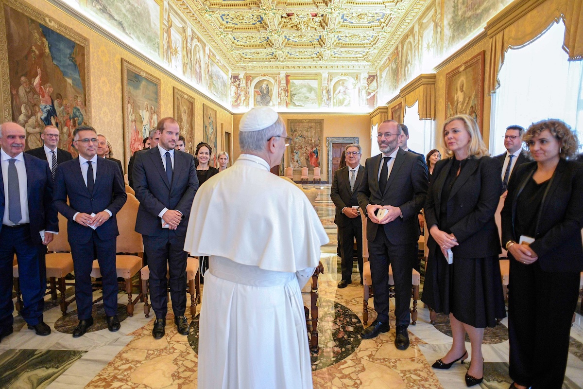 Pope encourages European parliamentarians to pursue ‘healthy secularism’