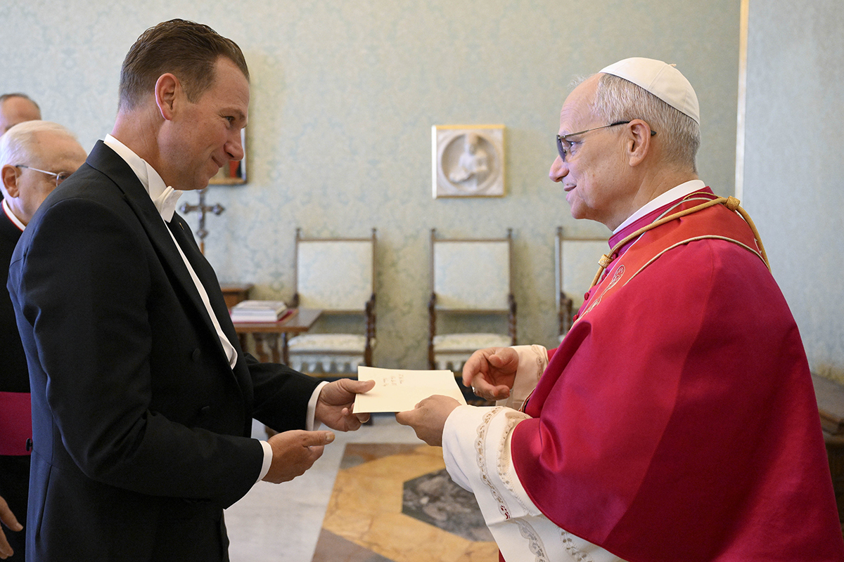 Pope welcomes Burch as new U.S. ambassador to the Holy See