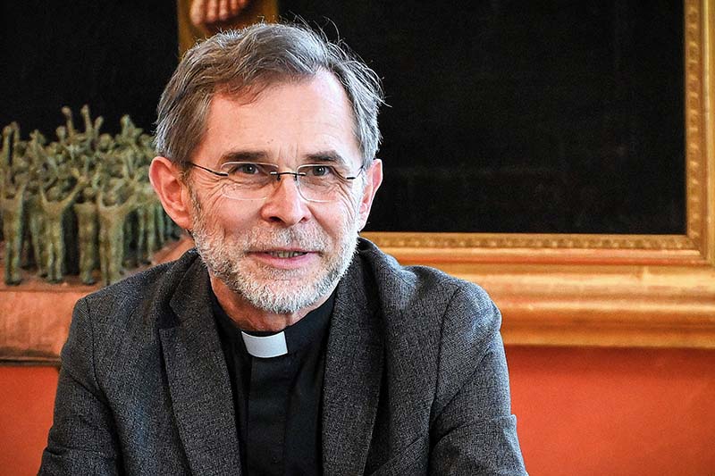 Pope Leo XIV names n...