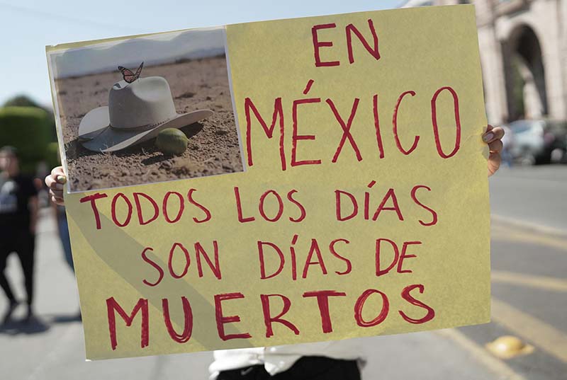 As 2 different versions of events emerge, Mexican diocese mourns a murdered priest