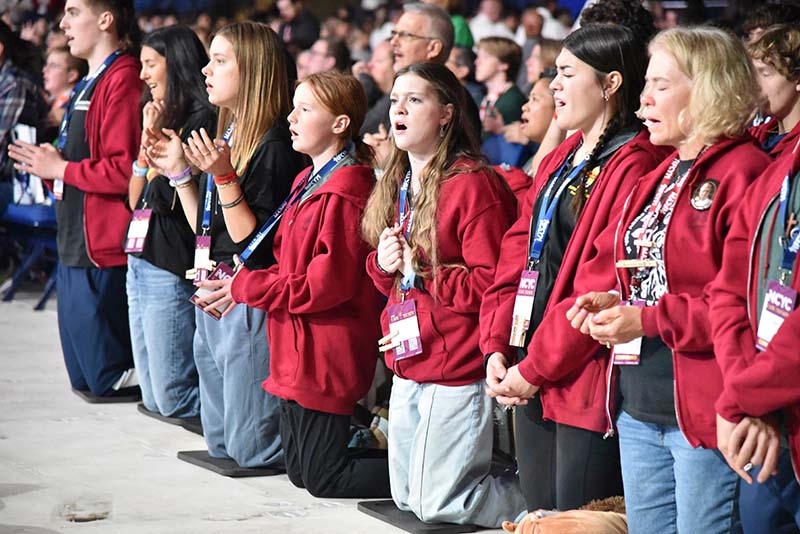 Jesus ‘is the king of our hearts,’ archbishop shares at NCYC closing Mass