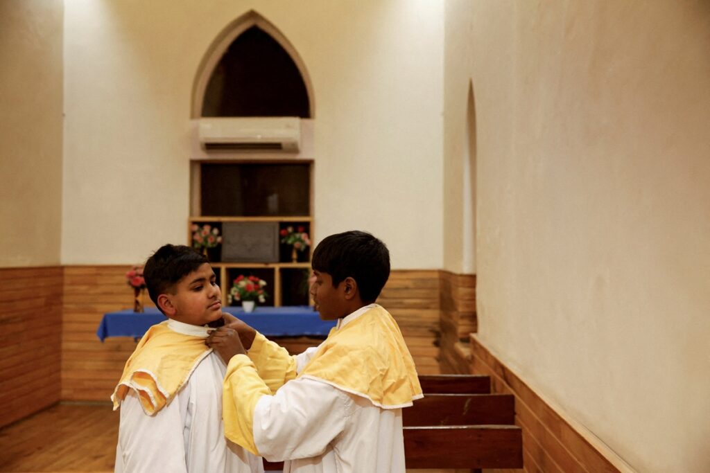 India: Christmas cel...