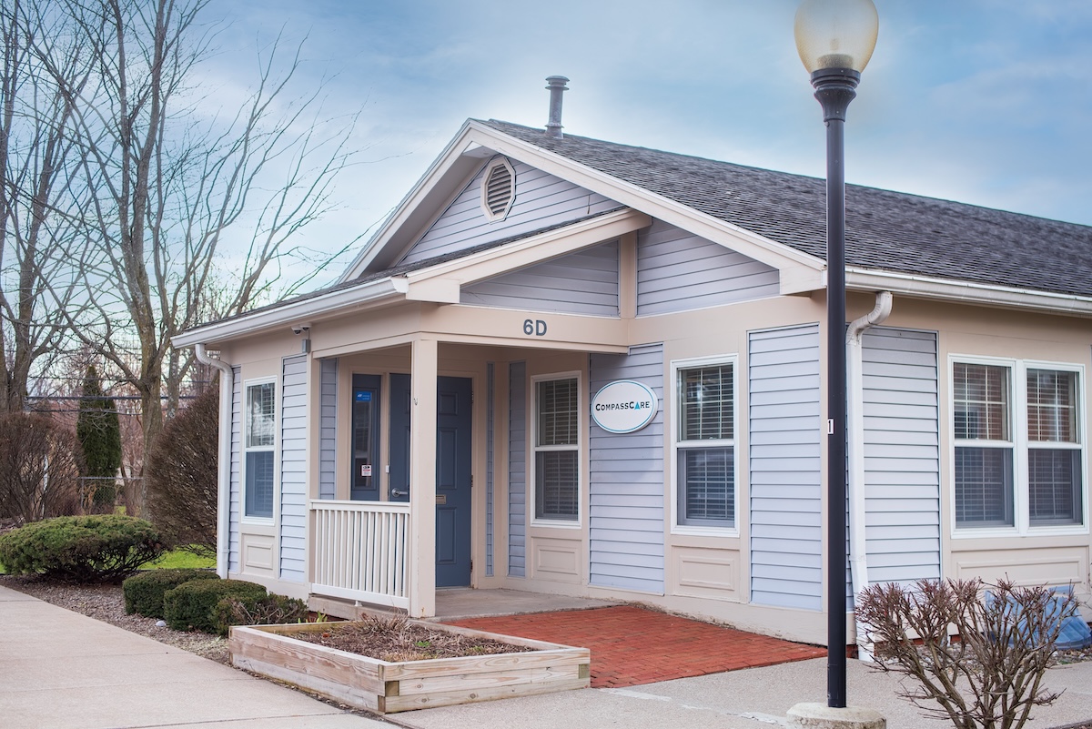 Record numbers of women are visiting pregnancy centers, study shows