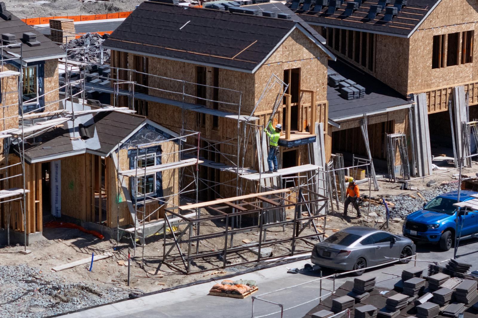 Amid housing shortage, Trump seeks ban on corporations buying homes