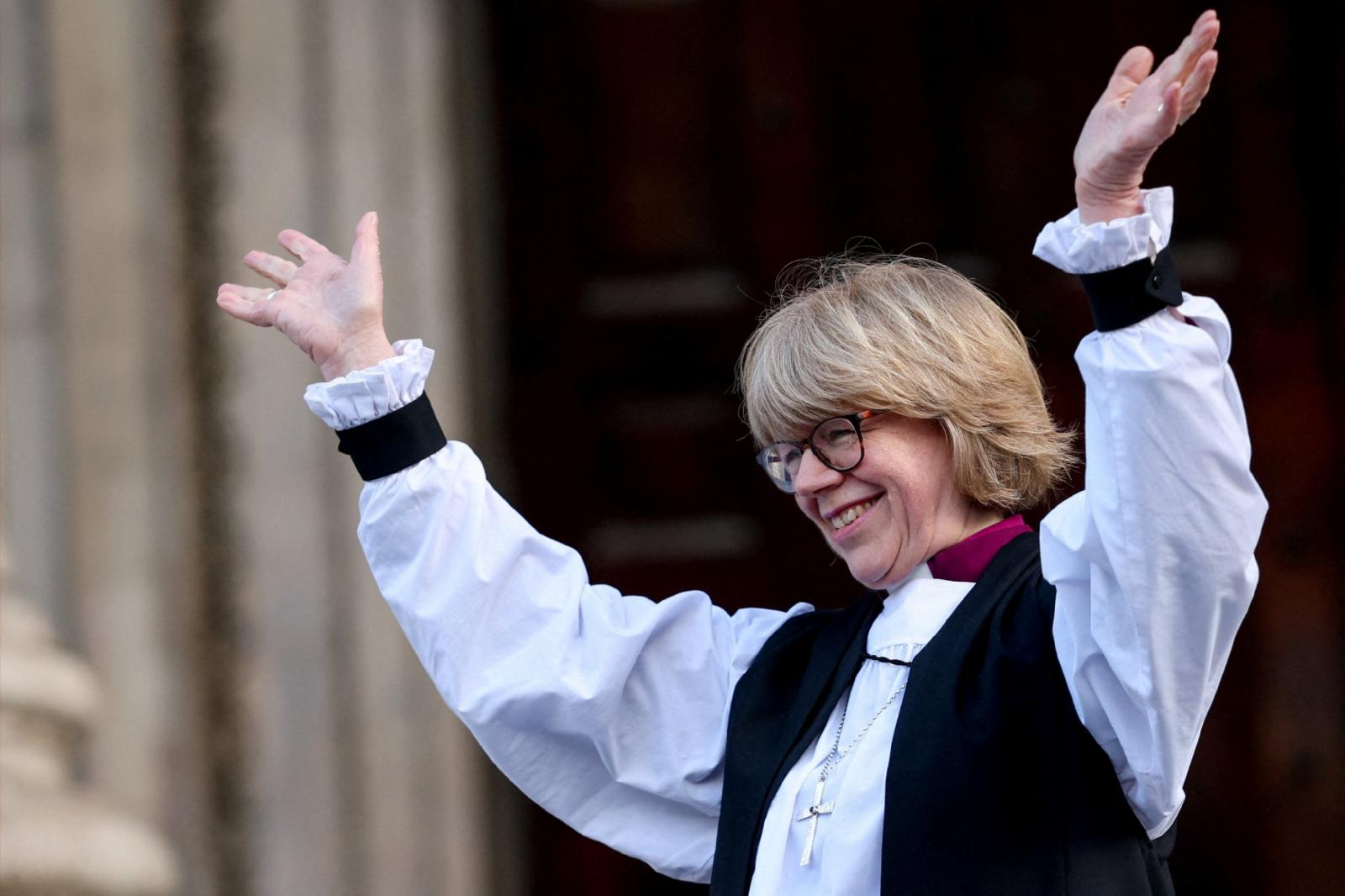 First woman to lead Church of England in its history confirmed in ceremony