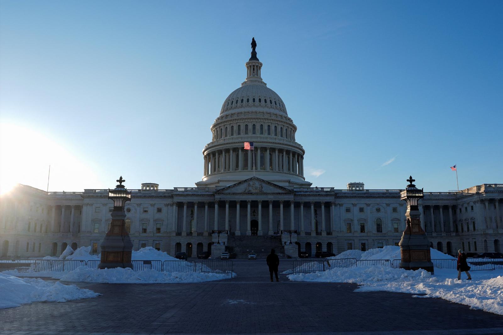 Washington Roundup: Shutdown negotiations on ICE; bishops praise new Mexico City Policy; and more