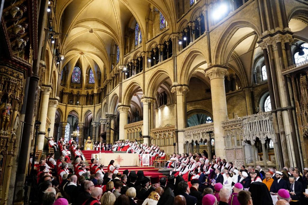 Pope assures archbishop of Canterbury of his prayers in message read after her installation