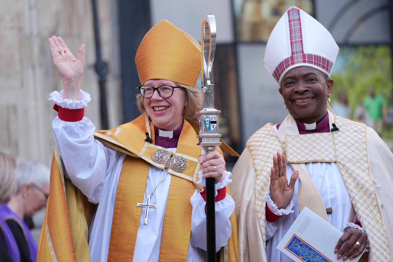 Pope assures archbishop of Canterbury of his prayers in message read after her installation