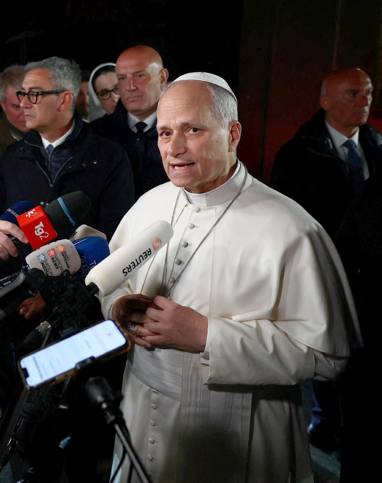 Pope Leo urges citizens to call on their leaders to reject war after Trump’s ‘unacceptable’ Iran threat