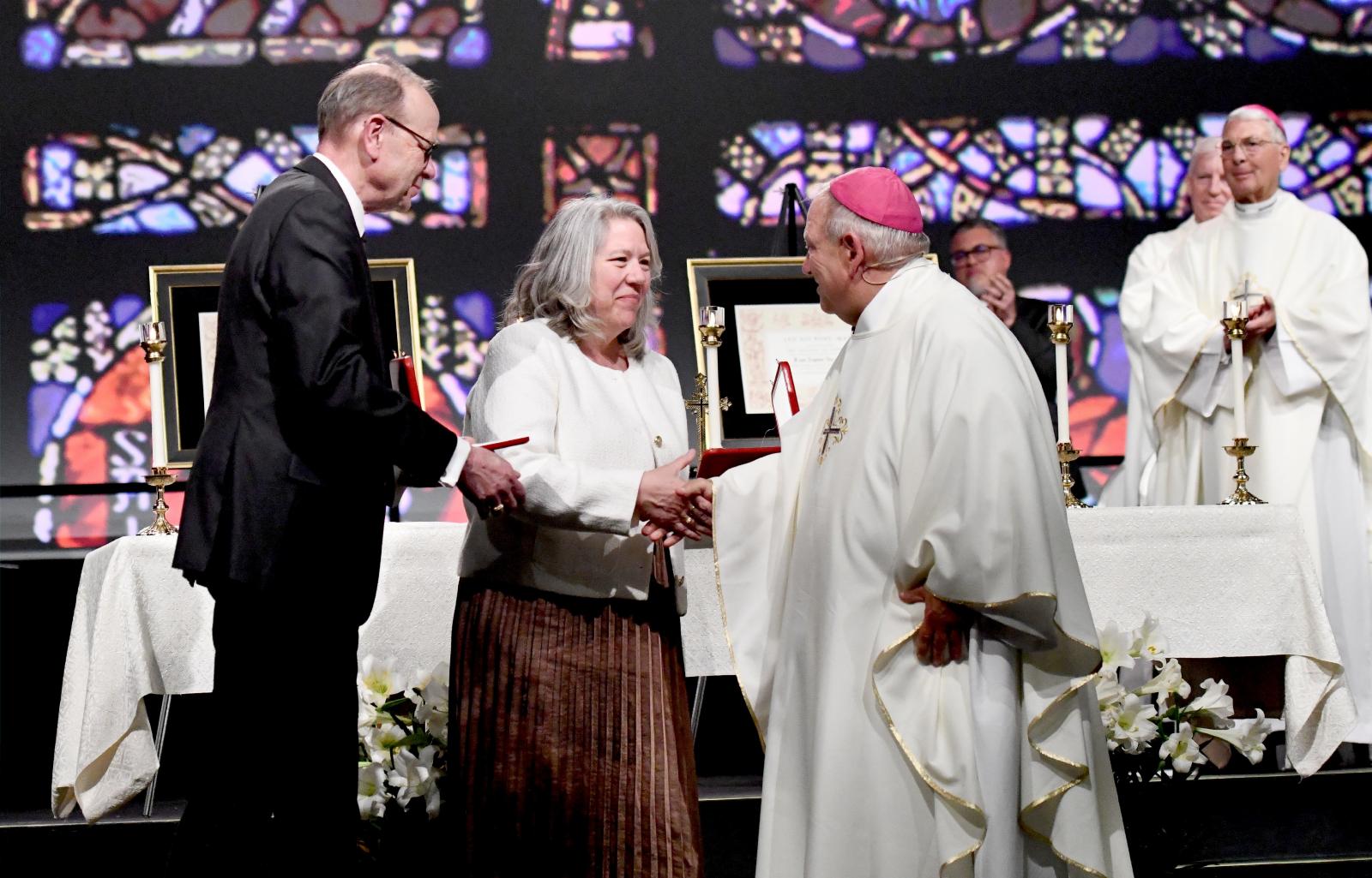 ‘Children need you, they need your presence,’ Sister of Life tells educators at convention