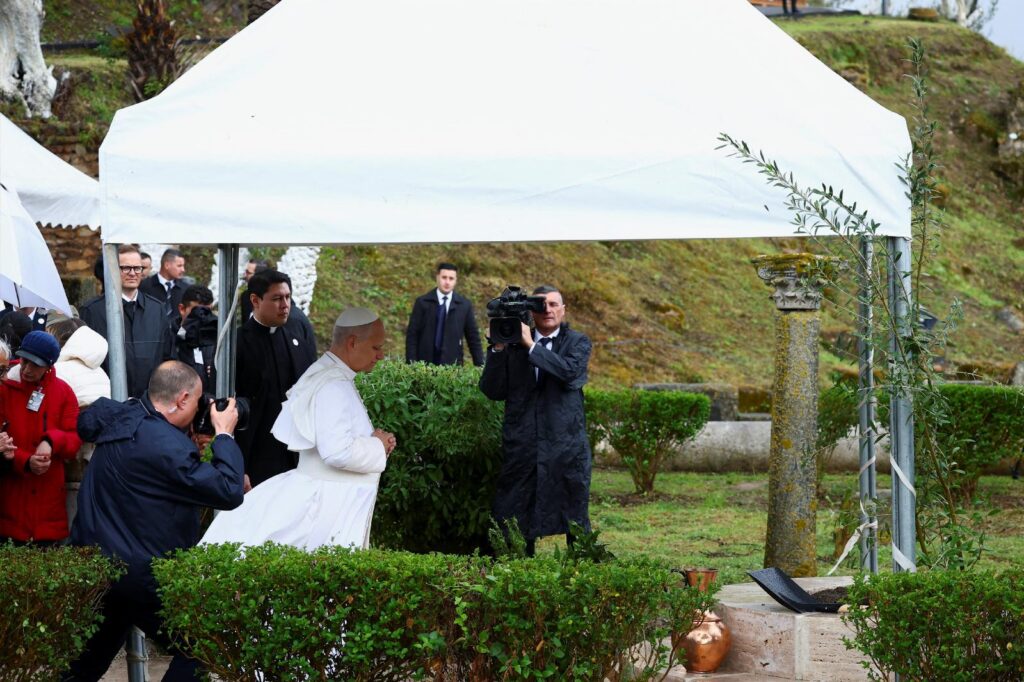 Pope Leo on papal plane to Cameroon: St. Augustine invites all to search for God and truth today