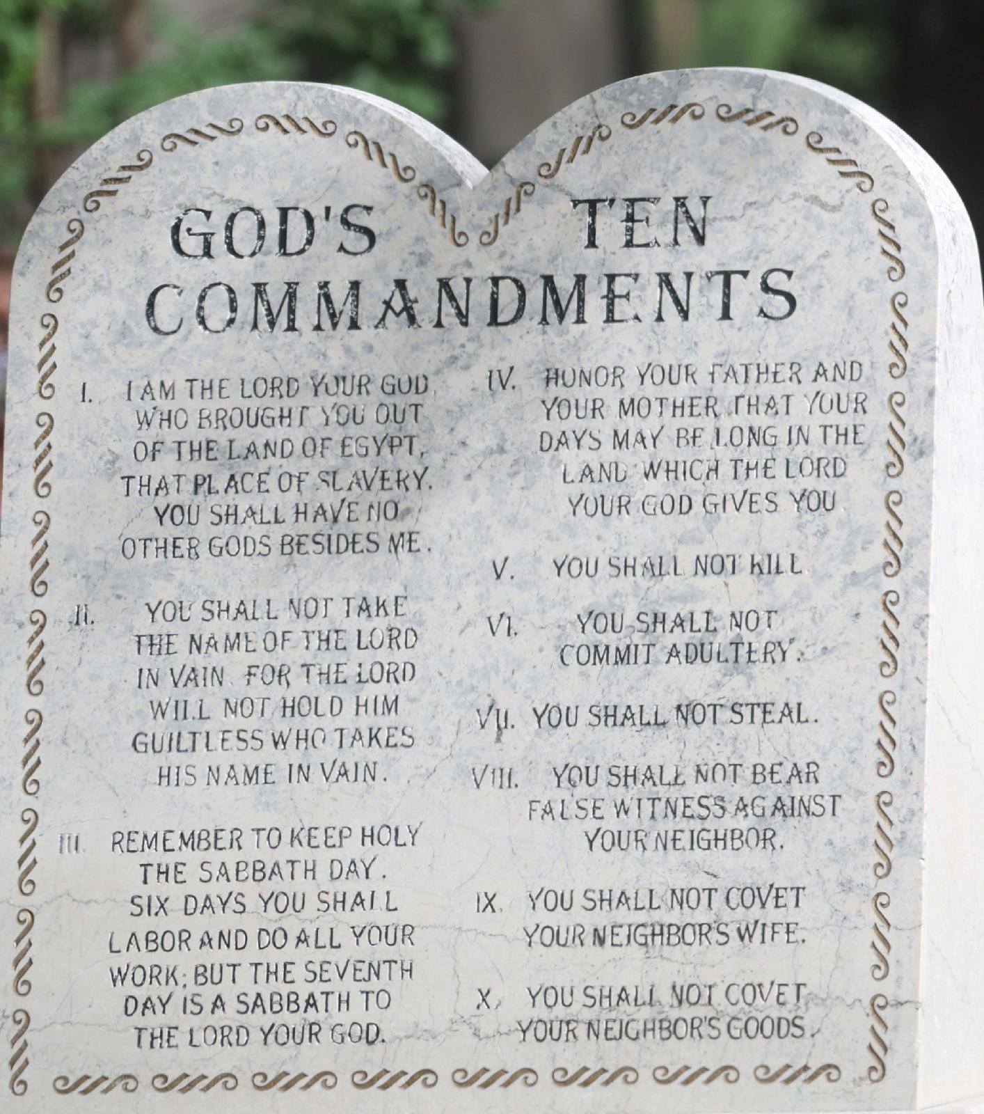 Appeals court upholds Texas law on Ten Commandments in public schools