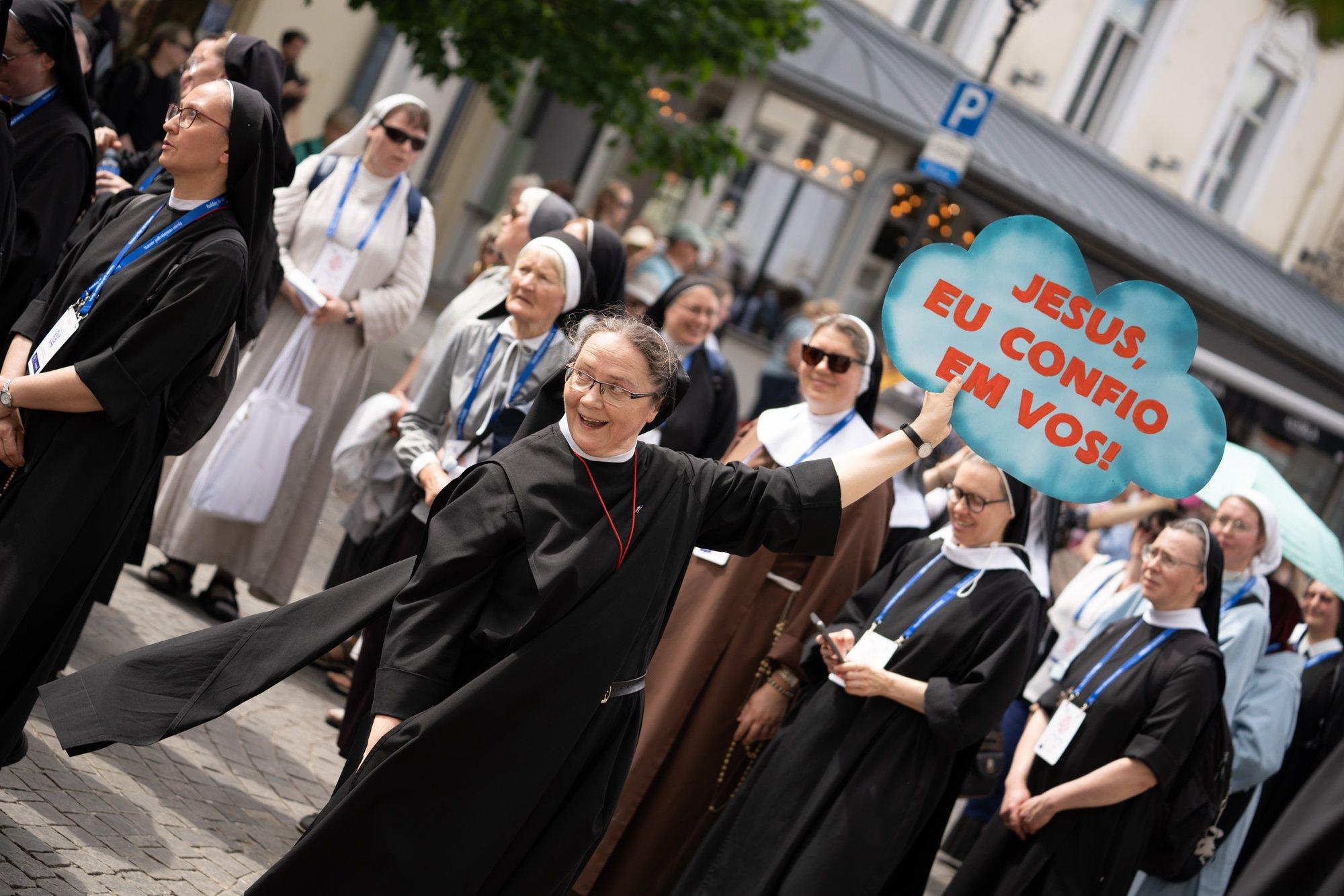 ‘Peace cannot be attained without mercy,’ Pope Leo tells global congress in  Lithuania’s capital