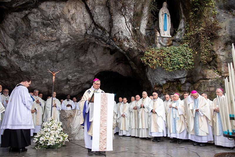 Bishop: Rupnik mosaics at Lourdes to be covered before pope’s visit and remain masked indefinitely
