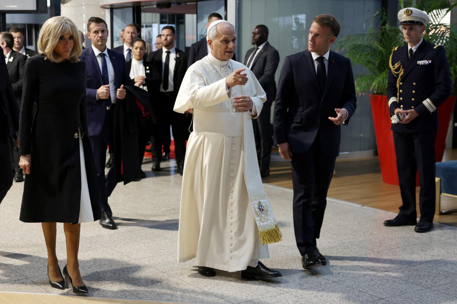 Pope Leo XIV says he’s not losing sleep over AI apocalypse fears