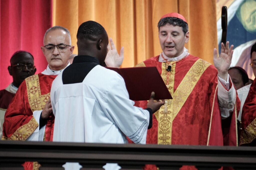 Cardinal Frank Leo of Toronto, the papal delegate and principal celebrant, prays during the beatification Mass for the five Georgia Martyrs Oct. 31, 2026, at the Savannah Convention Center on Hutchinson Island in Savannah, Ga. The martyred Spanish Franciscan missionaries, who were killed at their Georgia missions in 1597, were Fathers Pedro de Corpa, Blas Rodríguez de Cuacos, Miguel de Añon, and Francisco de Veráscola and Brother Antonio de Badajoz. (OSV News photo/George Martell)e Martell)